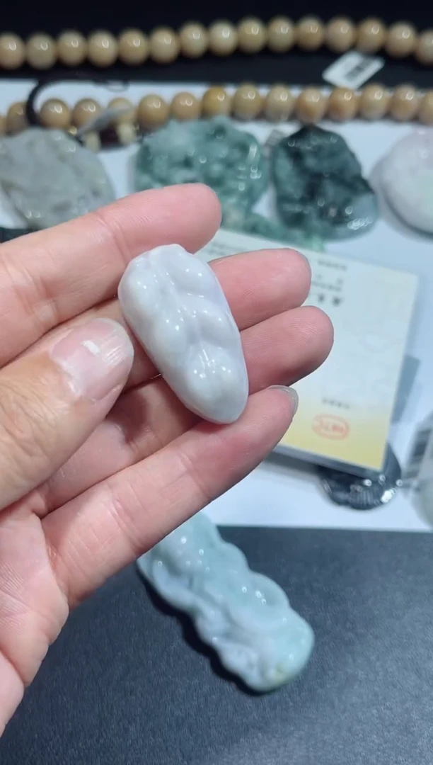 【闪购商品】翡翠颈饰未镶嵌00011099