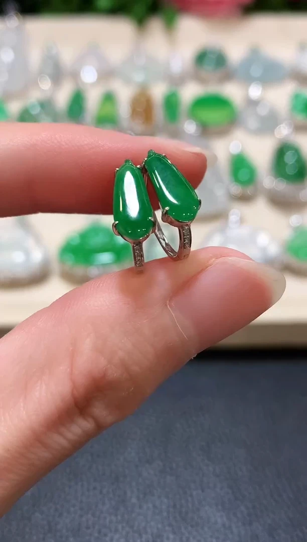 翡翠18K金镶嵌耳饰a36