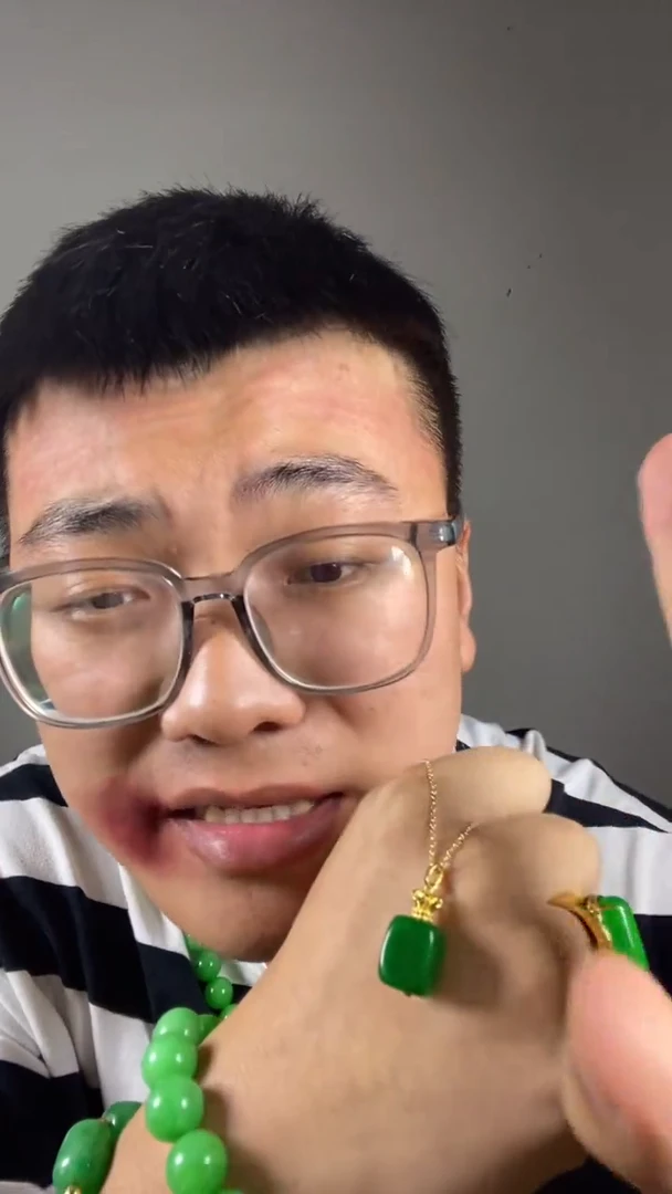 翡翠未镶嵌吊坠(赠链)方糖吊坠