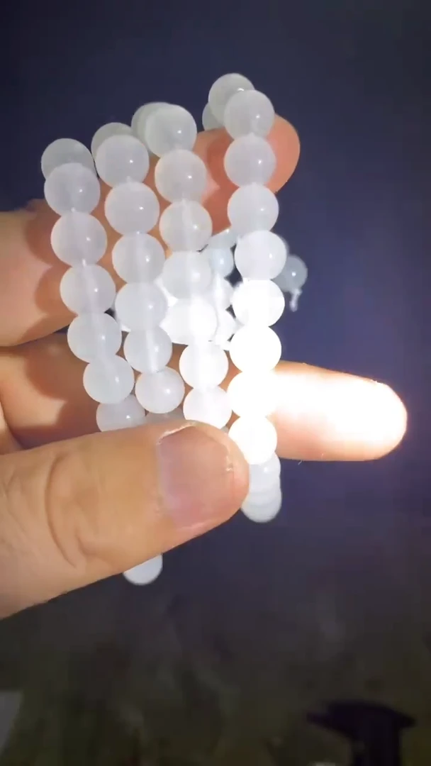 2323   精美项链