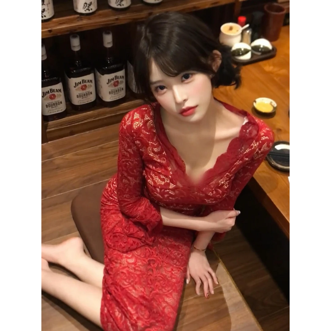蕾丝连衣裙女秋冬法式气质长裙包臀裙修身收腰内搭裙子