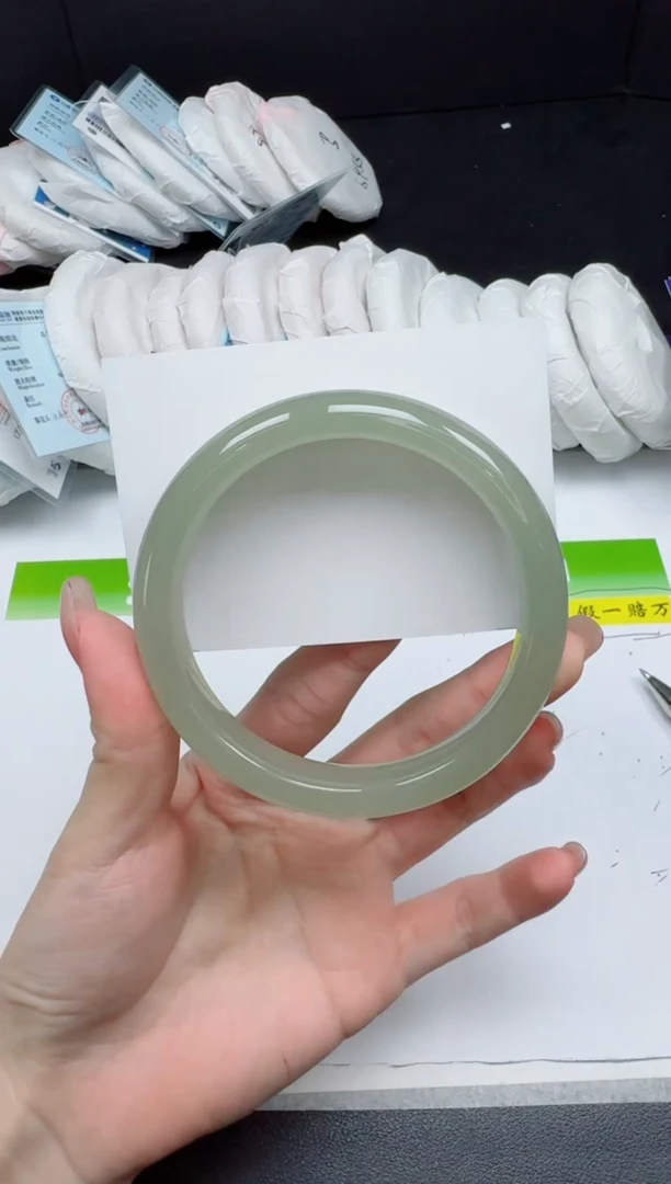 未镶嵌手镯石英质玉008-6364
