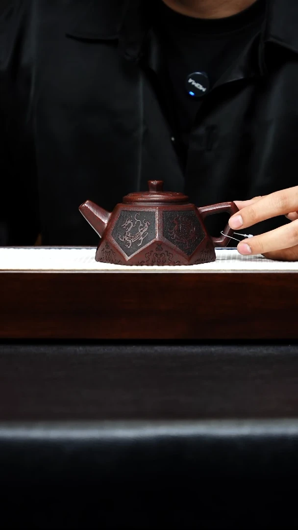 茶壶紫砂宜兴紫砂 钻方壶 古乌泥 230cc 周昌英h003