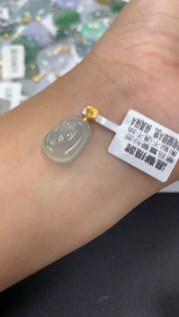 颈饰18K金镶嵌翡翠a货假一赔三支持复检百元上9元证书费自理