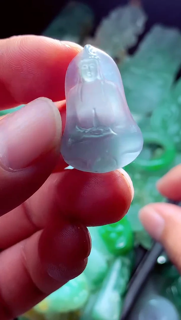 未镶嵌定制翡翠雨***?翡翠毛货定制