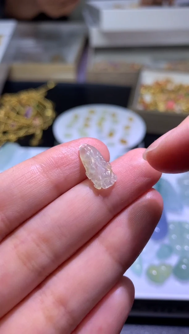 定制翡翠未镶嵌毛货