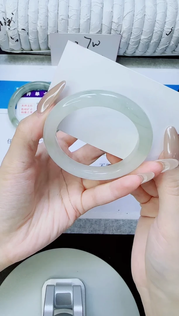 未镶嵌手镯石英质玉169/51.5