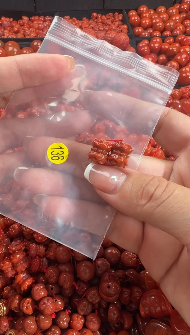 颈饰未镶嵌南红玛瑙2