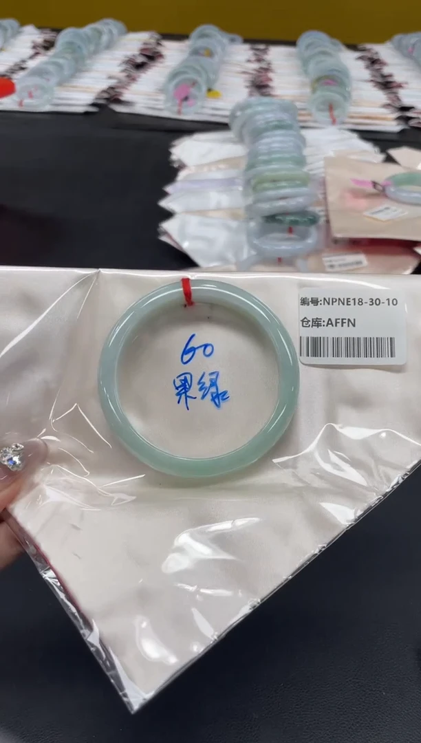 未镶嵌手镯翡翠翡翠手镯