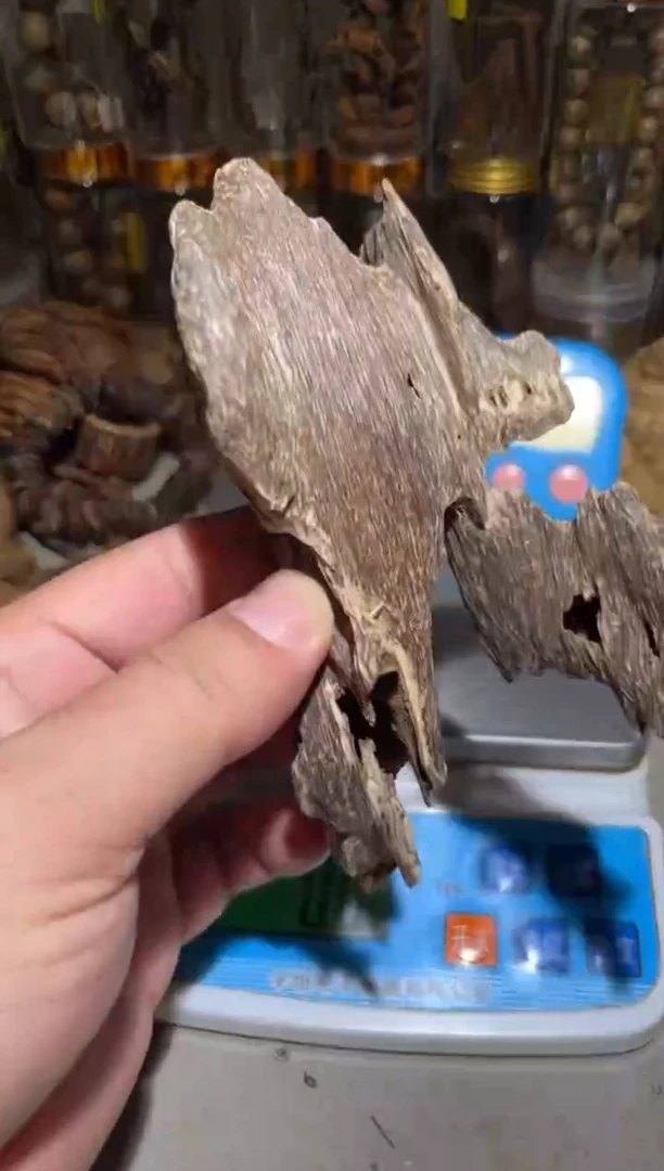 沉香沉香碎屑巴*海南虫漏28（克）