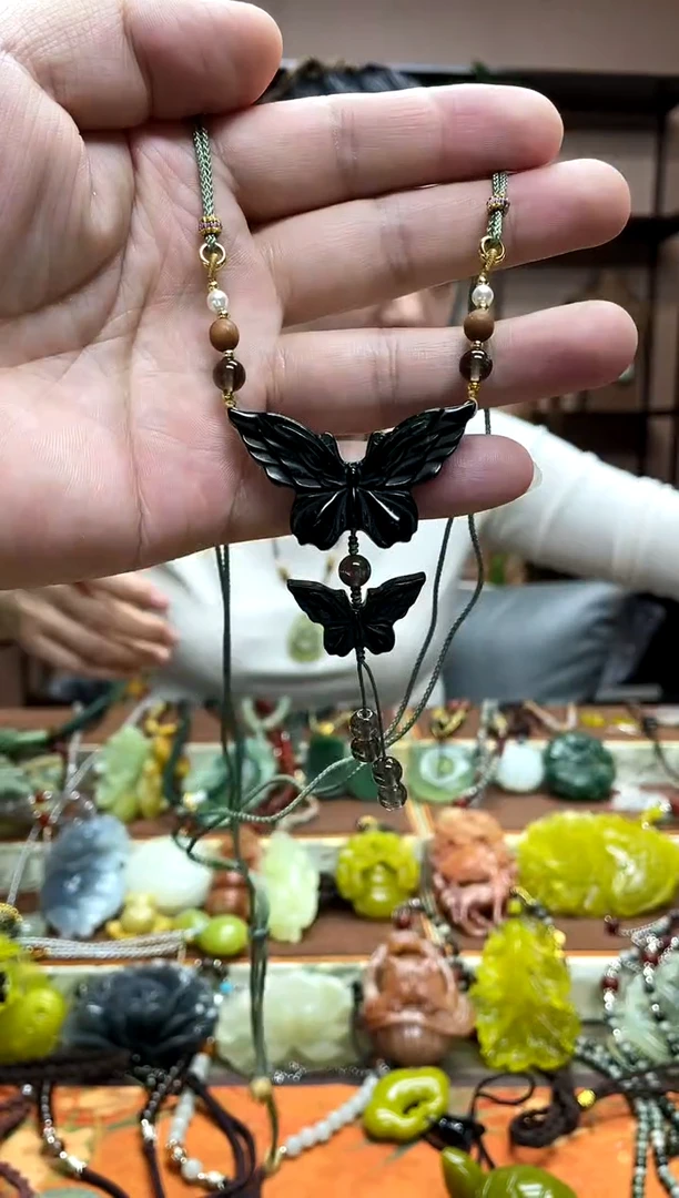 未镶嵌岫玉吊坠·