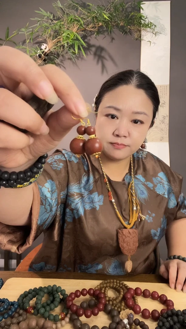 泥塑芳华香方的耳坠一对