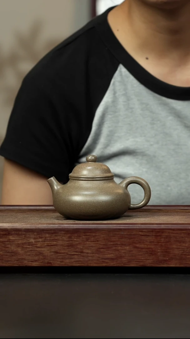 紫砂茶壶蟹壳青 容天