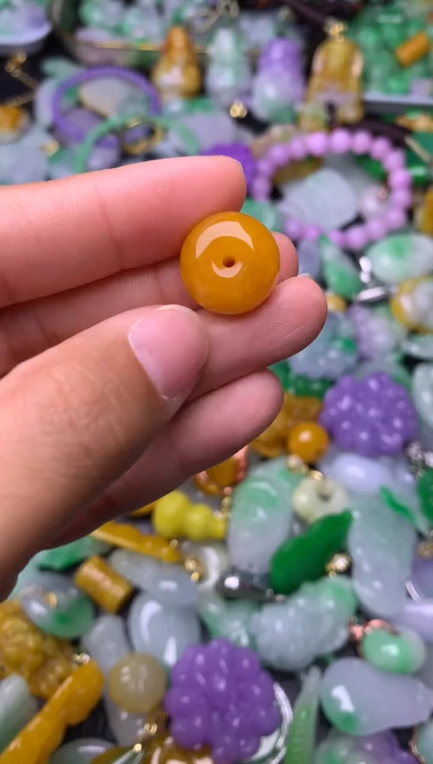 颈饰未镶嵌翡翠缅甸翡翠吊坠