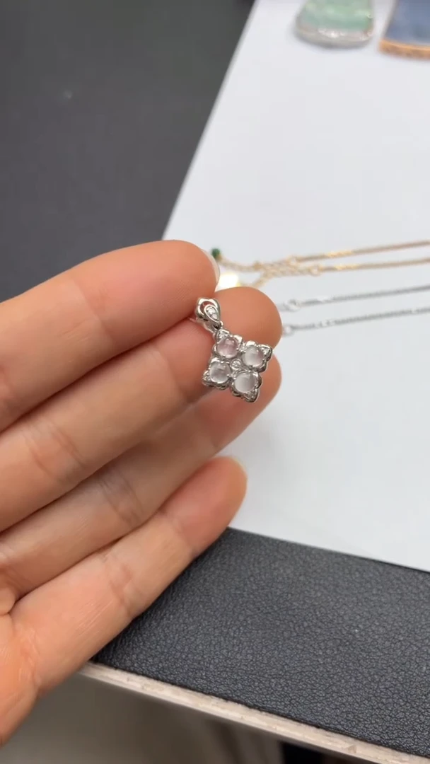 颈饰18K金镶嵌翡翠天然翡翠A货