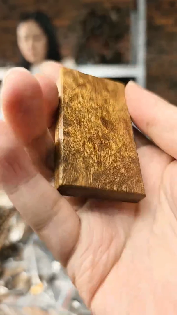 【闪购商品】金丝楠无事牌手把件