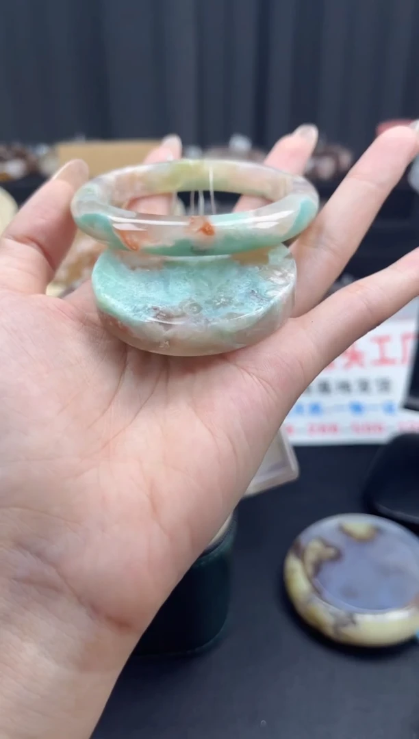 未镶嵌手镯石英质玉（54圈口）赠送镯心