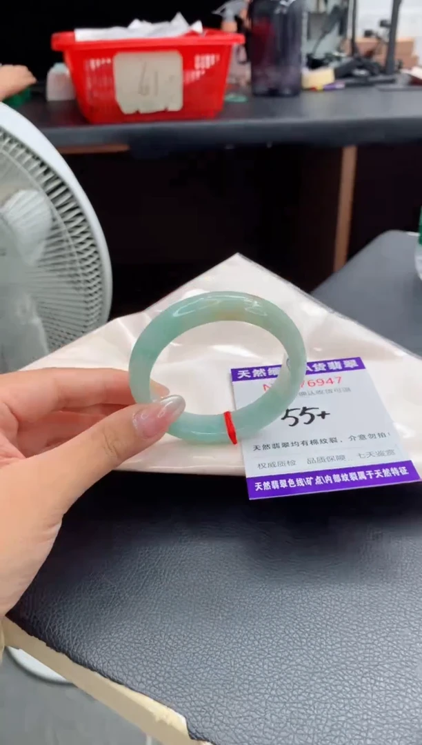 翡翠手镯未镶嵌有纹，完美者勿拍