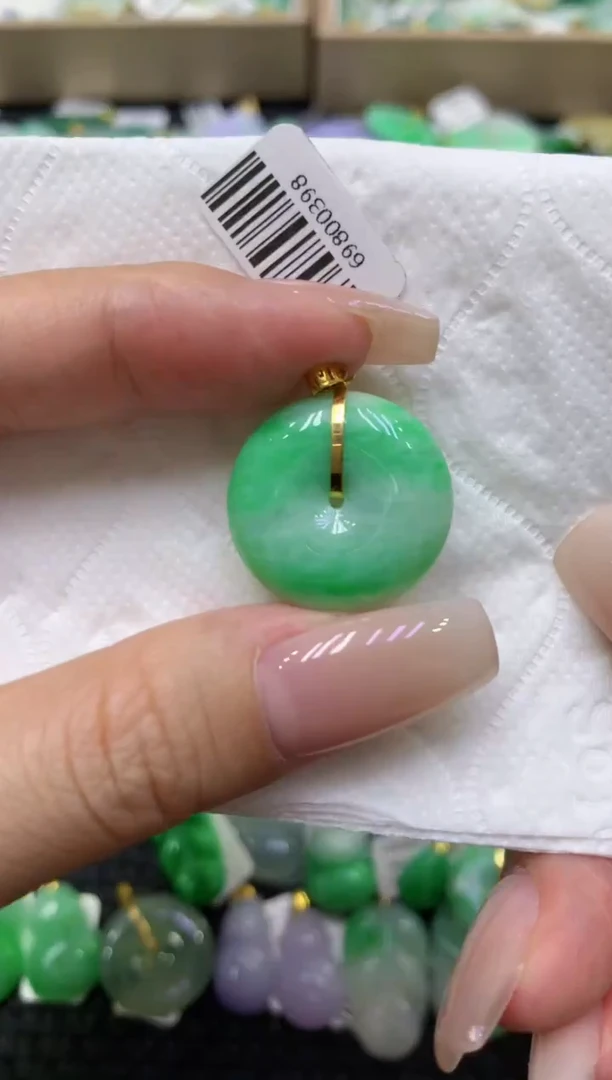 颈饰18K金镶嵌翡翠天然缅甸翡翠A货
