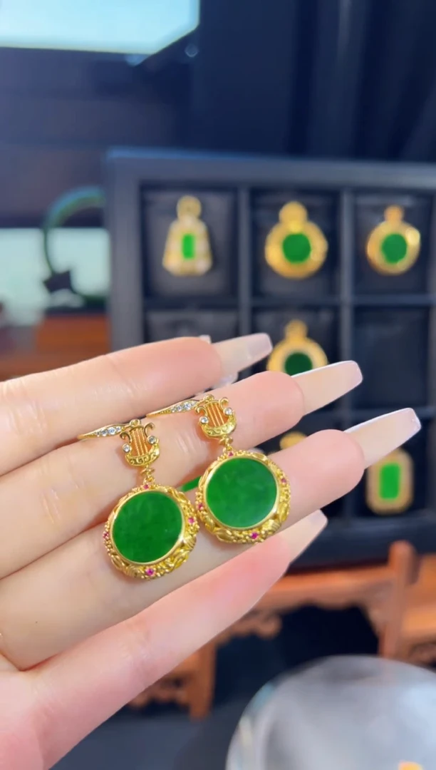 【闪购商品】翡翠耳饰银S925镀金镶嵌天然缅甸翡翠A货耳钩