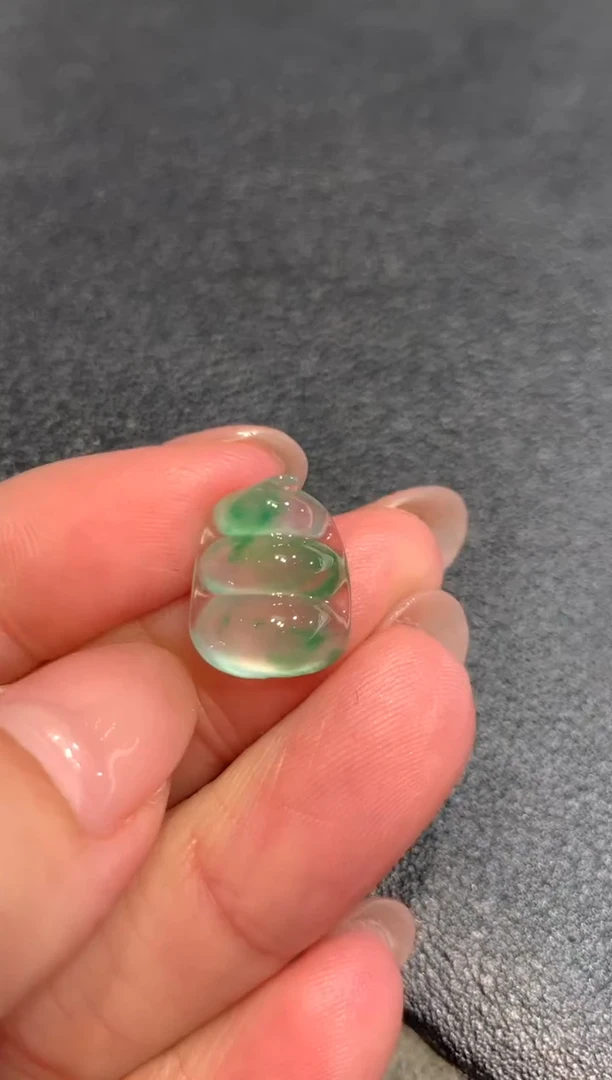 未镶嵌定制翡翠连中三元