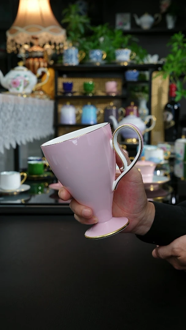 骨瓷粉色马克杯，，，，，
