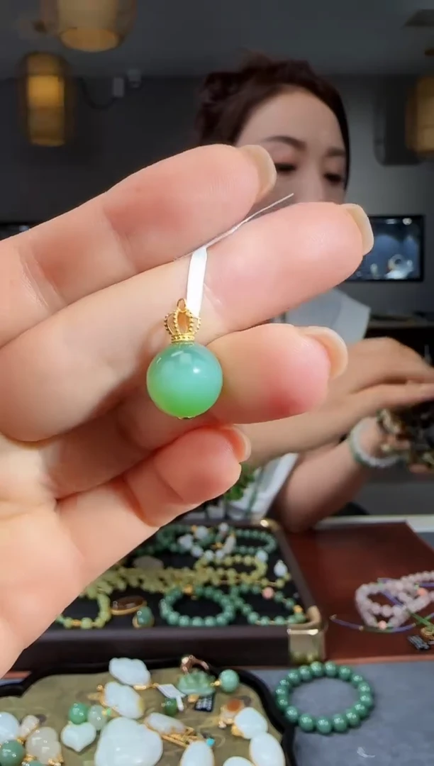 和田玉18K金镶嵌吊坠(不含链)1