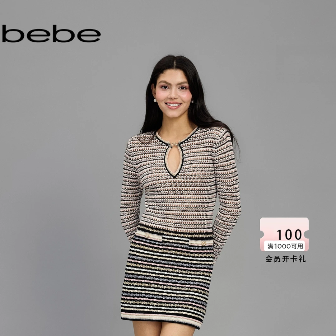 bebe2025春季新款女士蝴蝶挂钩肌理感挑孔针织连衣裙130904