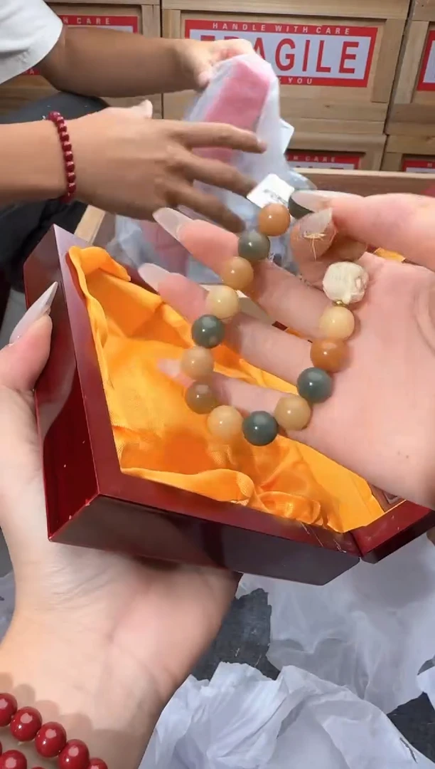 精美手串（无礼盒）