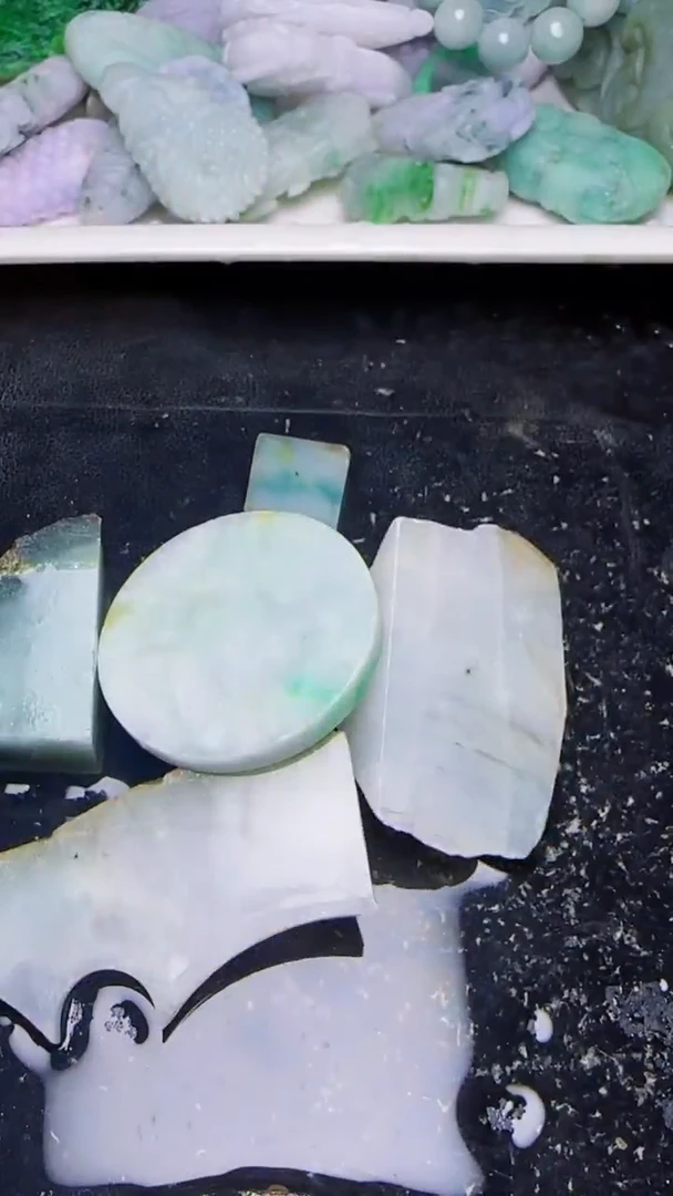 未镶嵌挂件翡翠046