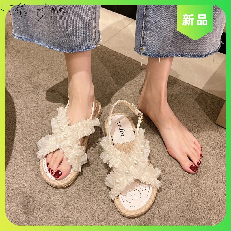 时尚平底绝美撤柜感女百搭新款凉鞋厚底法式夏配裙子厚鞋子万达