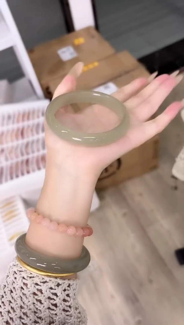 未镶嵌手镯石英质玉497-64D