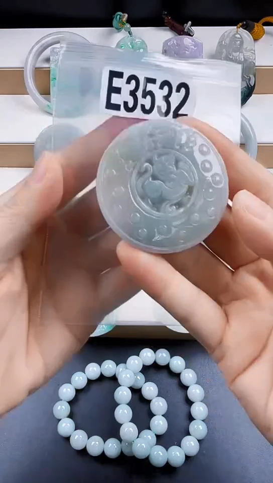 颈饰未镶嵌翡翠天然翡翠吊坠挂件