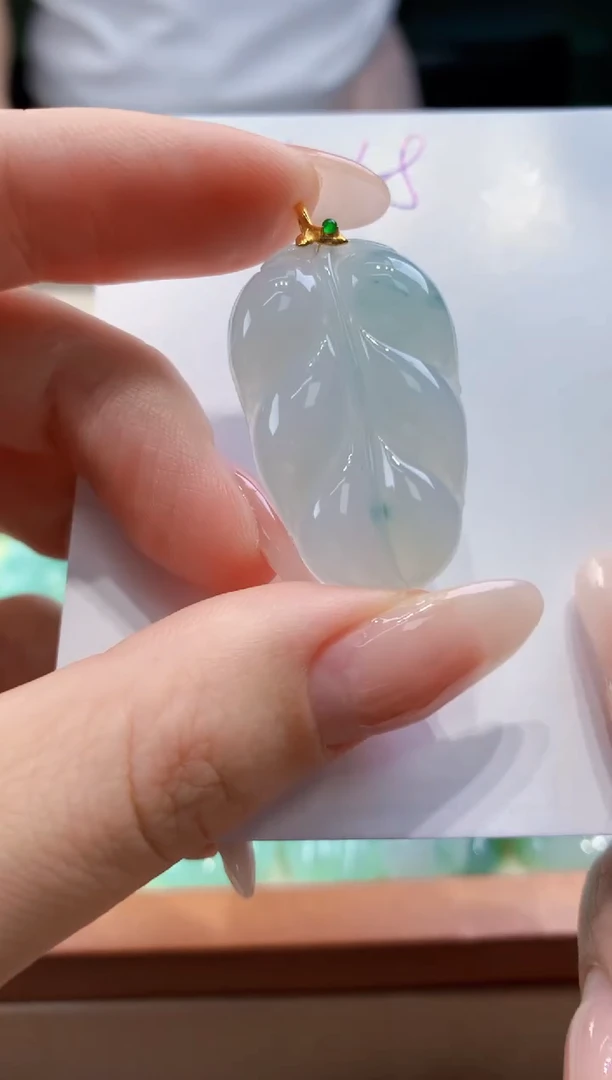 翡翠18K金镶嵌颈饰天然A货翡翠挂件