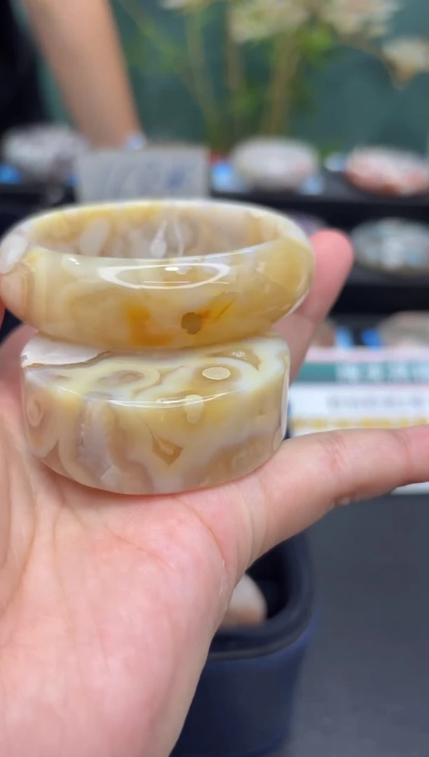未镶嵌手镯石英质玉A676(55圈赠送镯心)