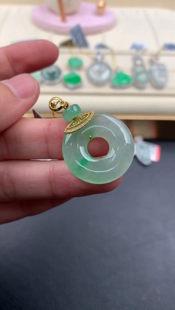 【闪购商品】翡翠颈饰18K金镶嵌D609