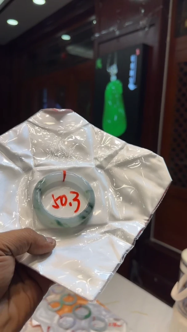 未镶嵌手镯翡翠L*y手镯