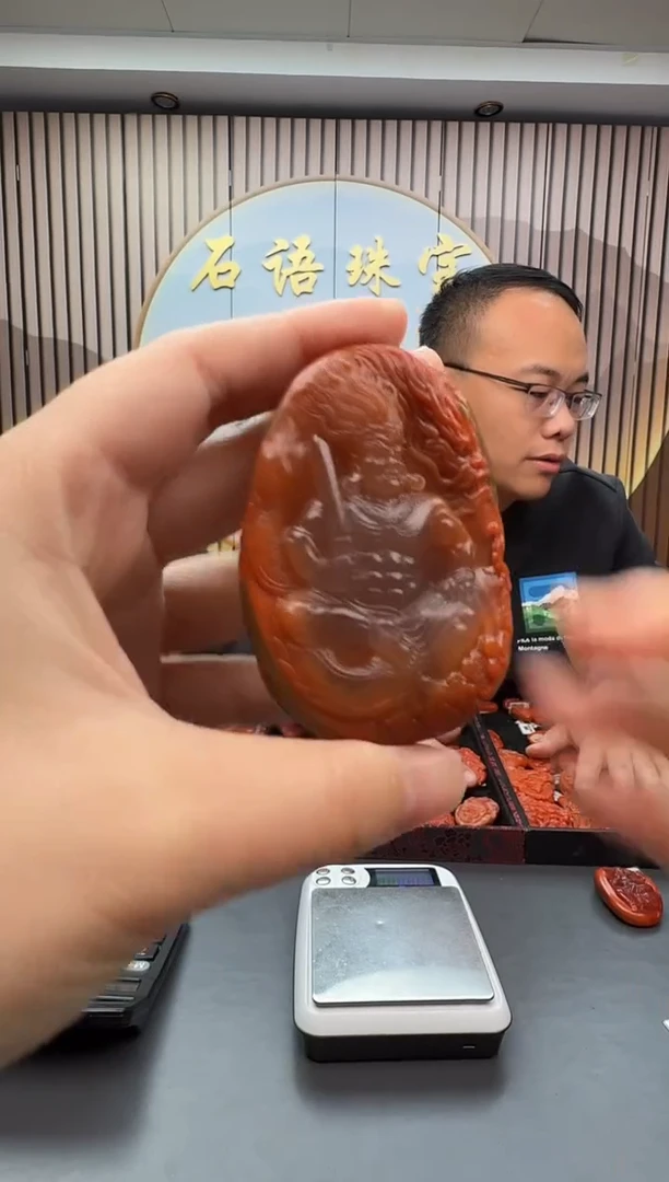 未镶嵌雕刻南红玛瑙110ZB1230产品一个