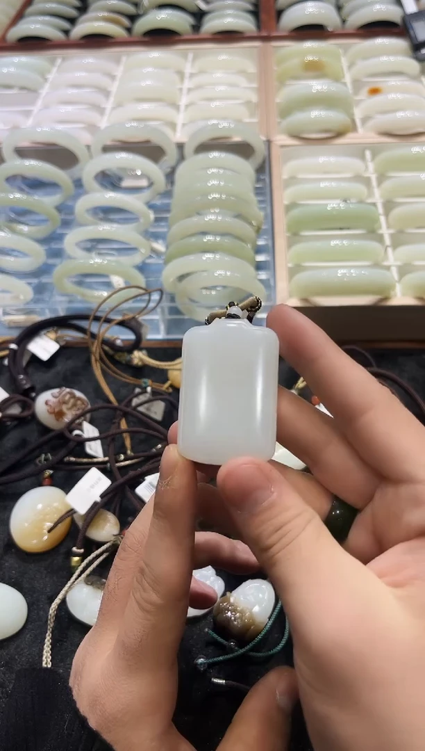 颈饰未镶嵌和田玉小艾多样性发货拍一发一