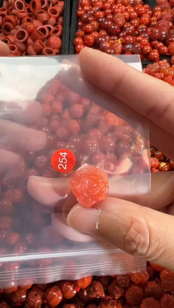 【闪购商品】南红玛瑙颈饰未镶嵌2