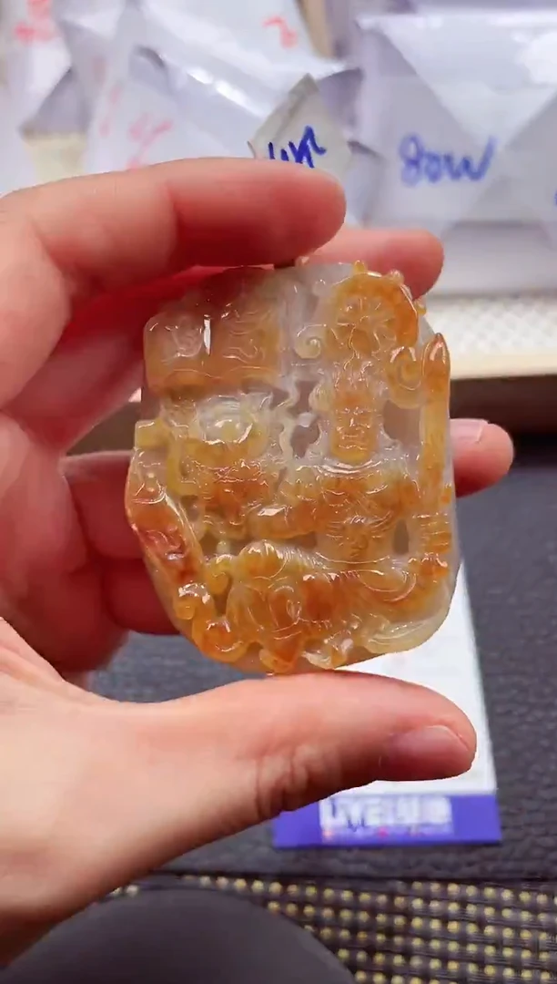 18K金镶嵌挂件翡翠000888 不动