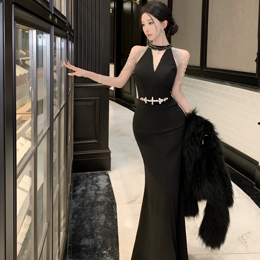 重工镶钻赫本风高级感V领包臀鱼尾连衣裙高端宴会修身礼服长裙子