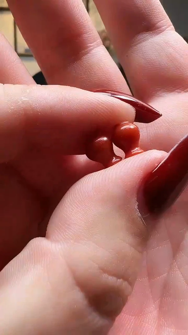 未镶嵌配饰南红玛瑙宝瓶一对