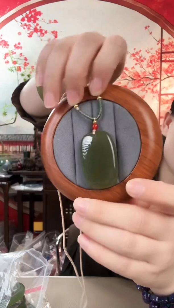 圣吉推荐款情水无事牌吊坠