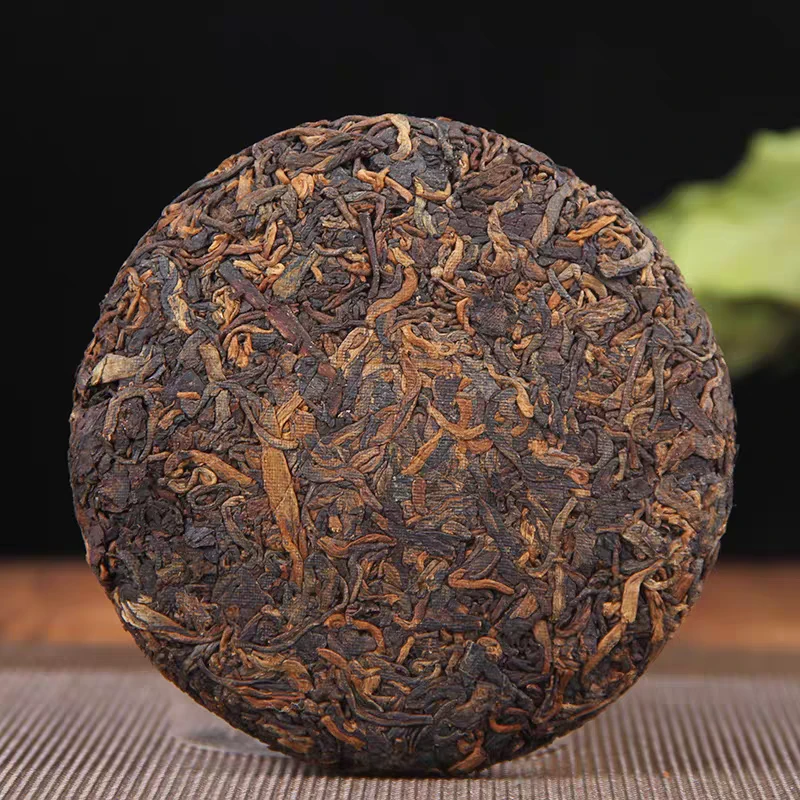 布朗山普洱熟茶小饼云南西双版纳古树饼茶自己喝口粮茶