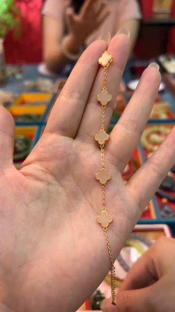 未镶嵌手链和田玉藕粉四叶草耳钉