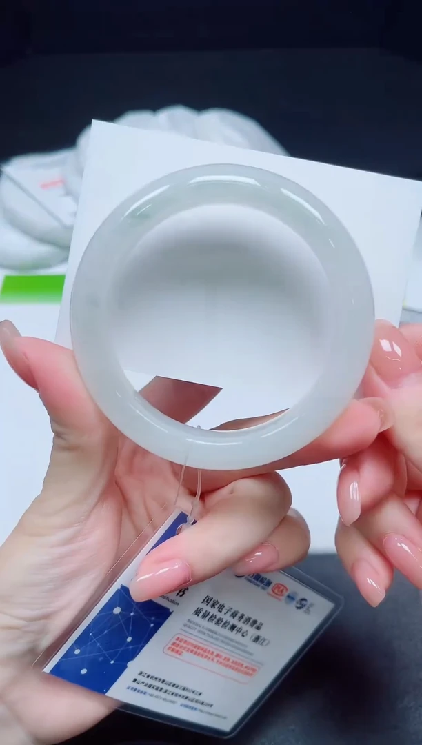 未镶嵌手镯石英质玉070-5354