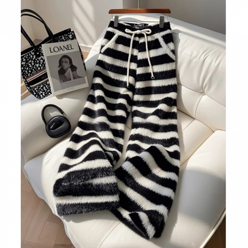 2024年冬季爆款高级感超好看气质高腰显瘦休闲长裤条纹喇叭裤子女