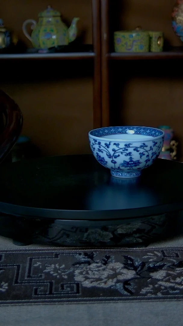 景德镇手工缠枝莲主人杯