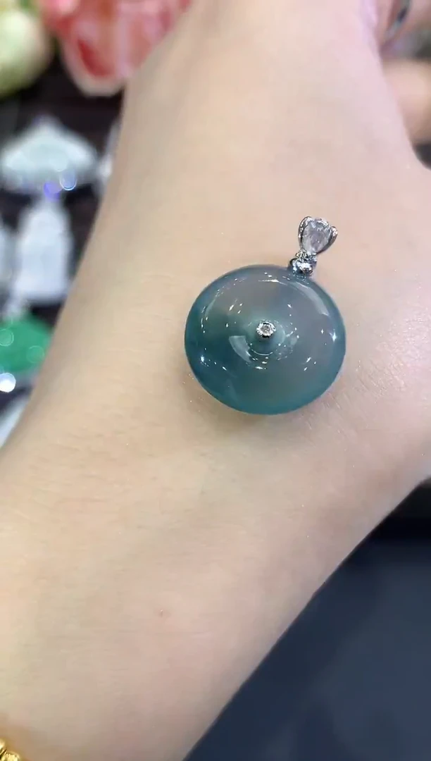 吊坠(不含链)18K金镶嵌翡翠B81